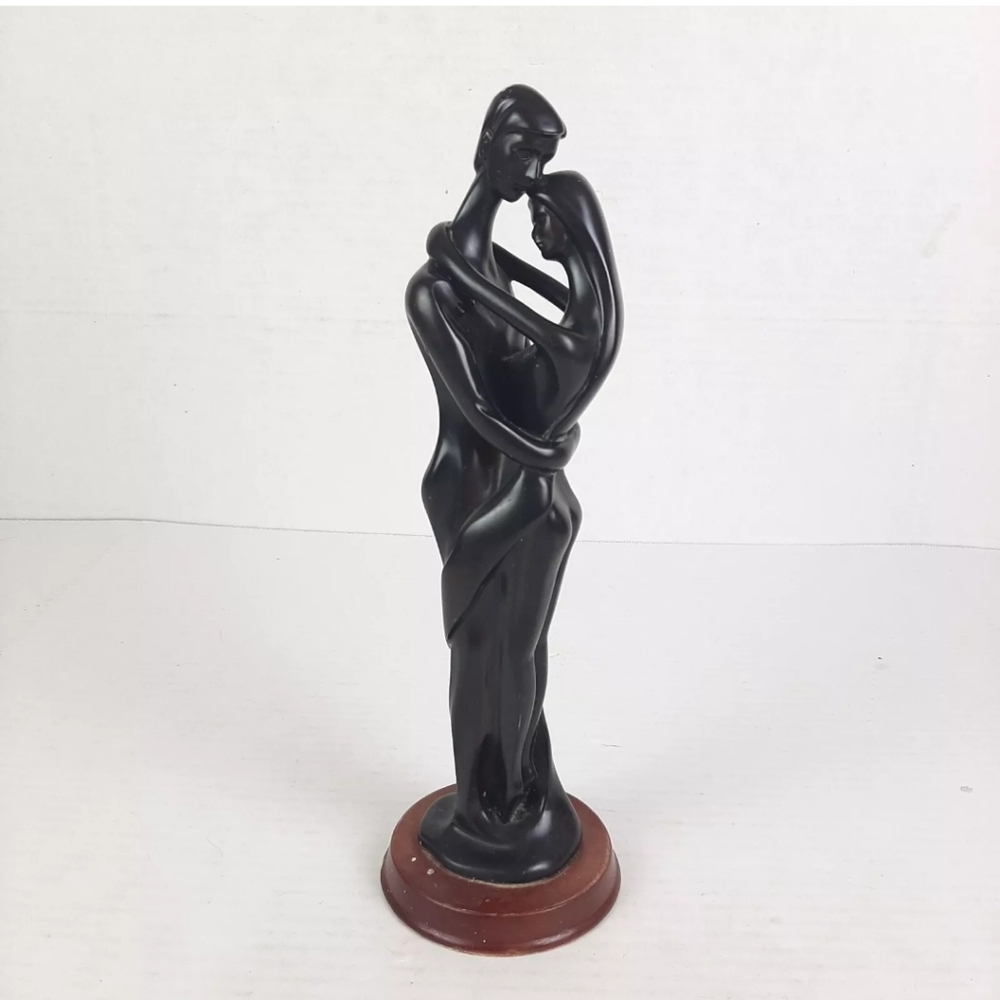 🔥Herco Gift Professional Man & Woman Embracing Art Sculpture Figurine 12.5"